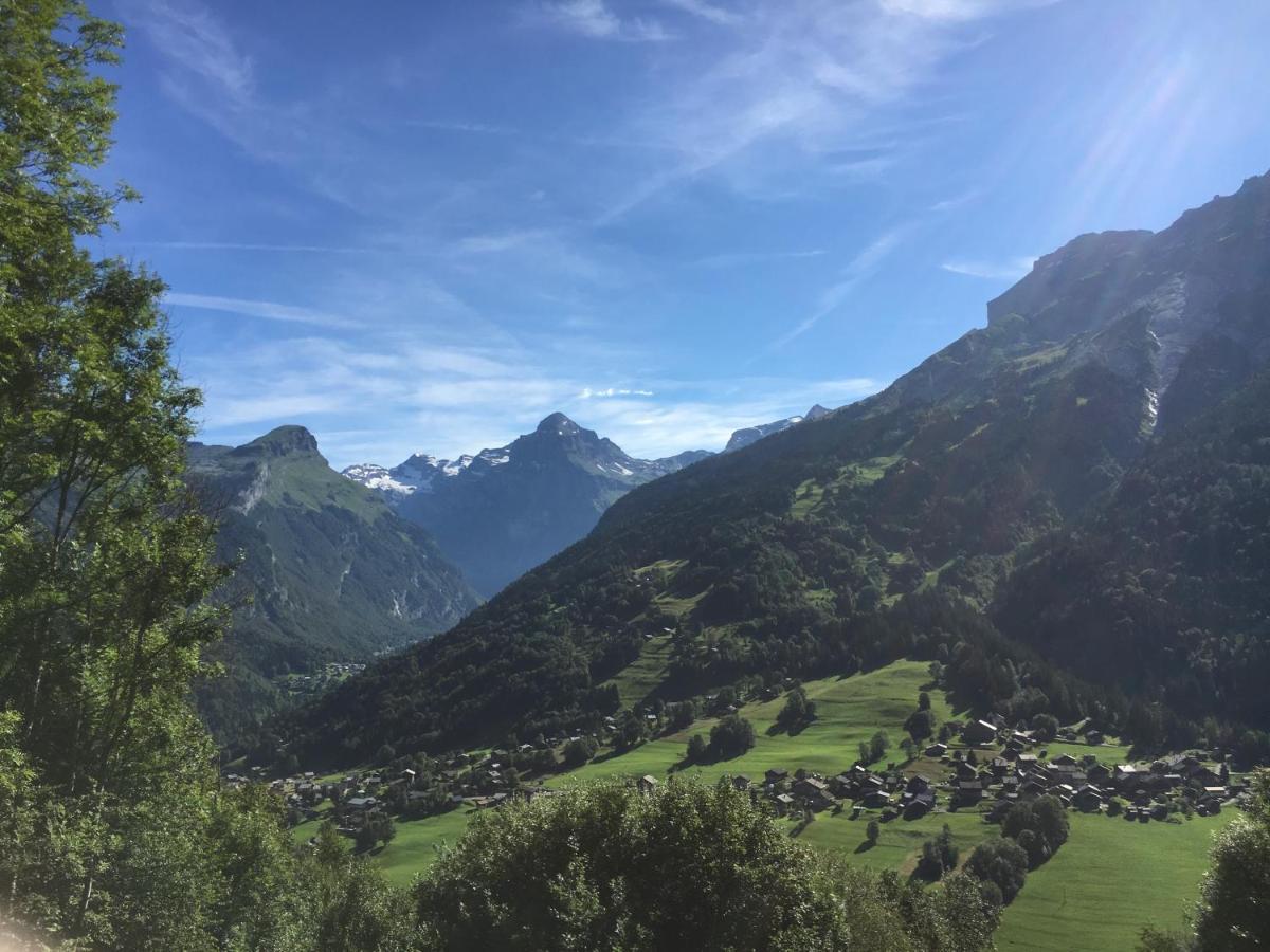 Sixt Chalet*** Au Pied D'Une Prairie Face A La Montagne מראה חיצוני תמונה